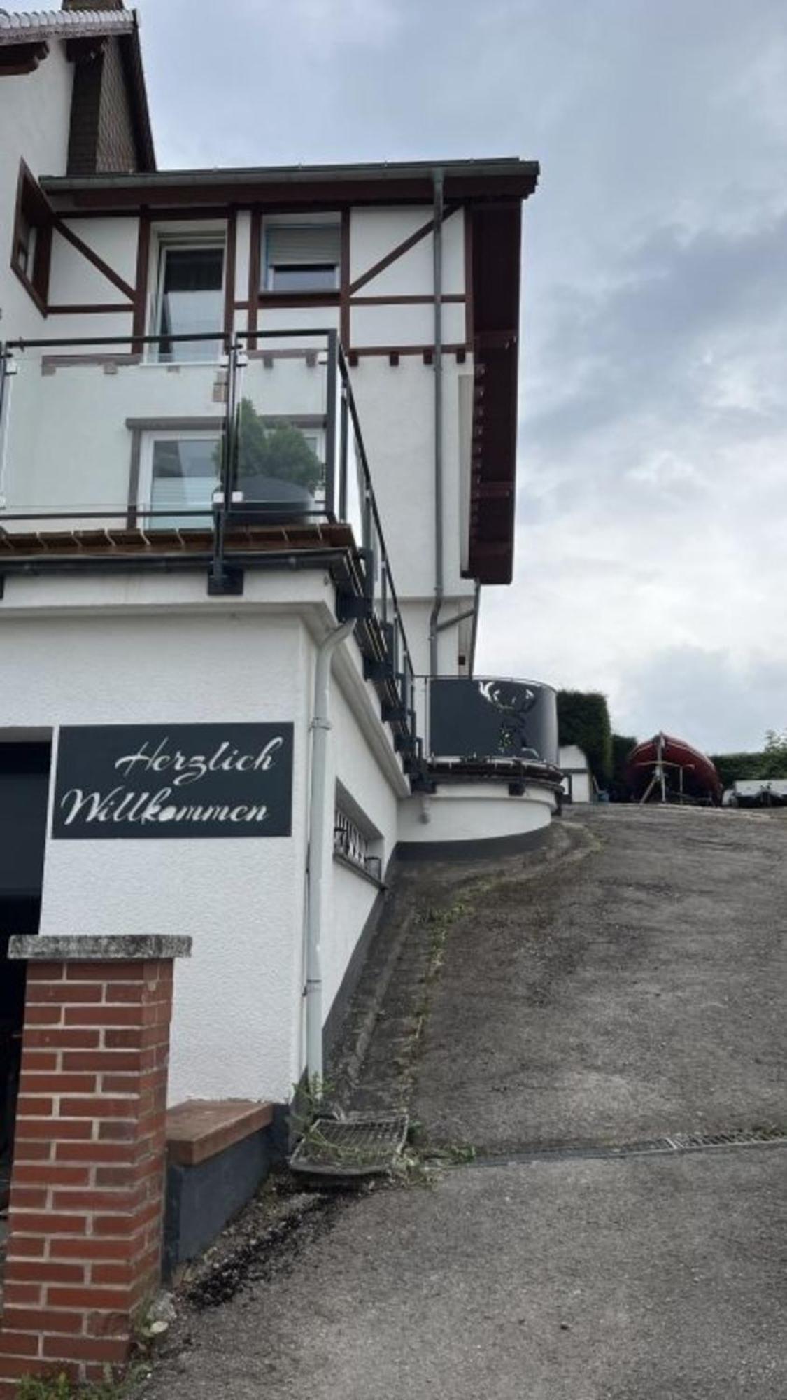 Wellness Appartement Eifelglueck Pelm Exteriör bild